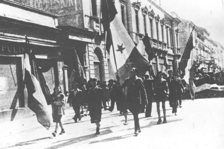 20-013 Gorizia, 1 maggio 1945, manifestazione filojugoslava