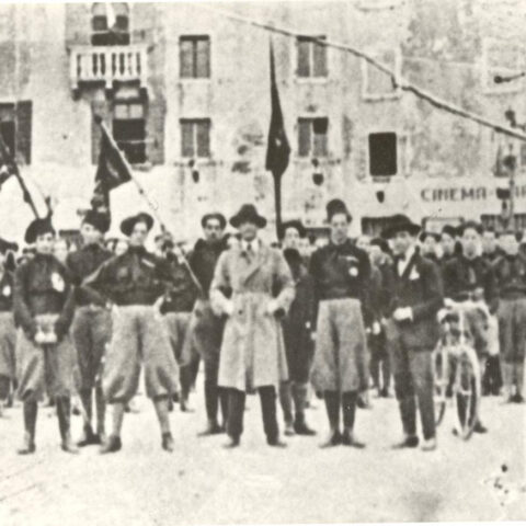 12-009 Fascisti triestini a Rovigno